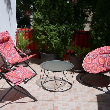 Guest House Golden Coin Ni Екстериор снимка