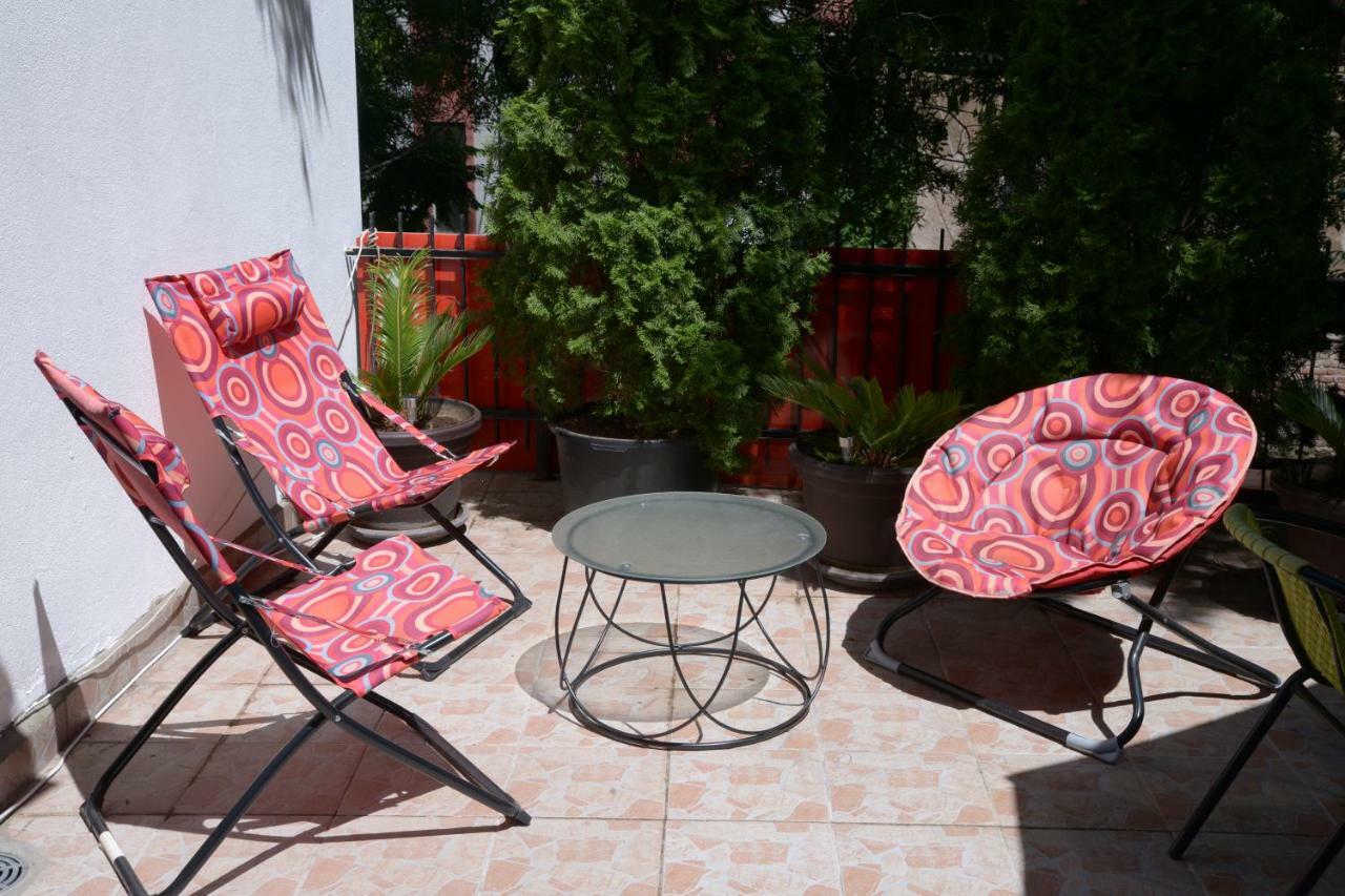 Guest House Golden Coin Ni Екстериор снимка