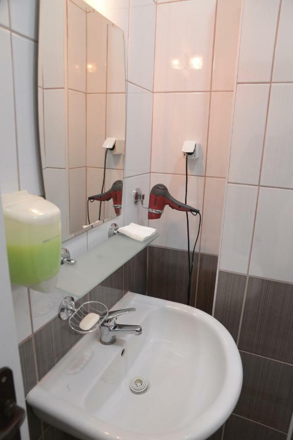 Guest House Golden Coin Ni Екстериор снимка