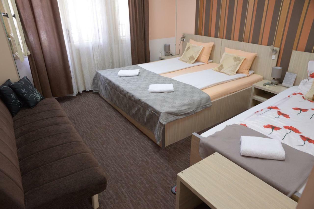 Guest House Golden Coin Ni Екстериор снимка