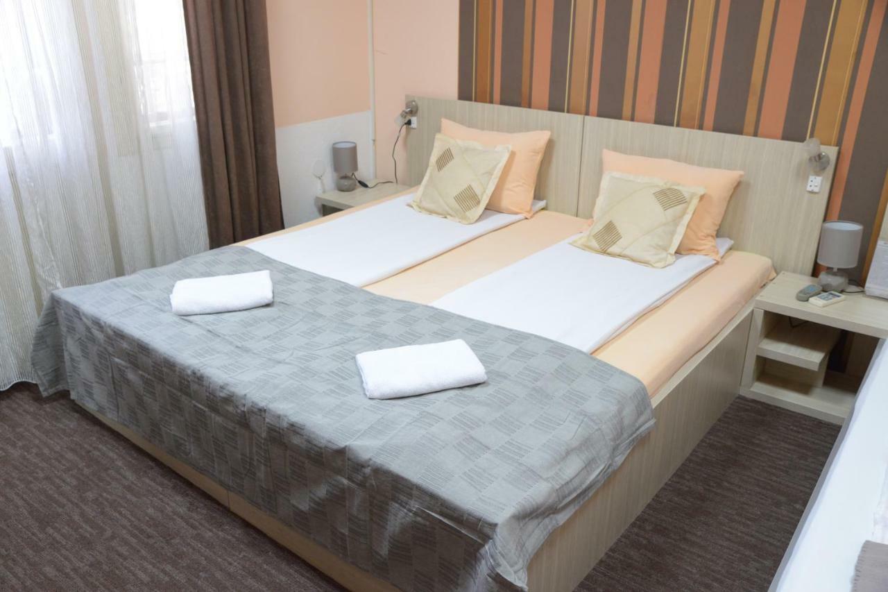 Guest House Golden Coin Ni Екстериор снимка