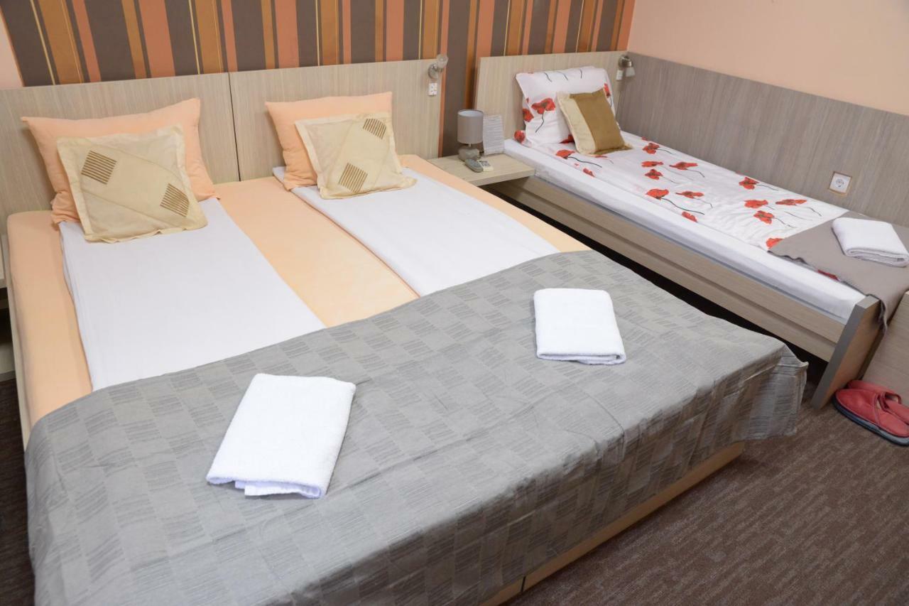 Guest House Golden Coin Ni Екстериор снимка