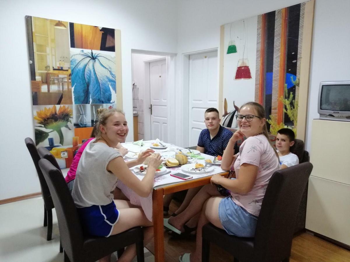 Guest House Golden Coin Ni Екстериор снимка